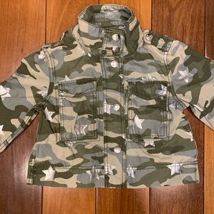 ⭐️ GAP Kids Crop Camouflage Jacket with Silver Stars/ Girls Spring Jacket